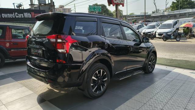 https://images10.gaadi.com/usedcar_image/4534201/original/processed_5558932f00f8373a2fbef1200630aaaa.jpg?imwidth=6401