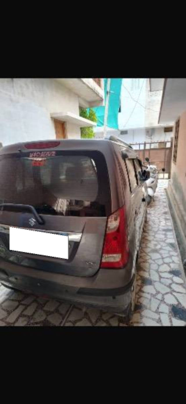 https://images10.gaadi.com/usedcar_image/4534203/original/processed_496ea559-3a7c-46b7-9d4b-440251affefb.png?imwidth=6401