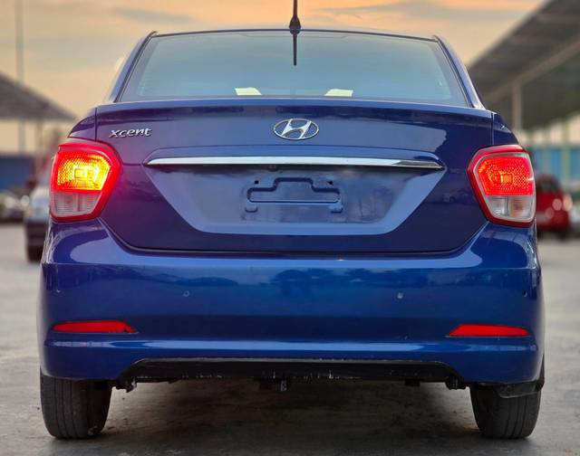 https://images10.gaadi.com/usedcar_image/4534210/original/processed_62d4872e87dbd59c964c068a51a0dcbb.jpg?imwidth=6401