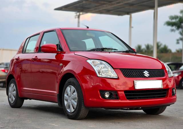 https://images10.gaadi.com/usedcar_image/4534213/original/processed_7a3c95f7163f282dd109e2b53967e0e3.jpg?imwidth=6400