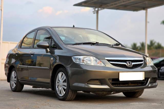 https://images10.gaadi.com/usedcar_image/4534218/original/processed_252a1e6459ad28c05f10043f97996aa4.jpg?imwidth=6400