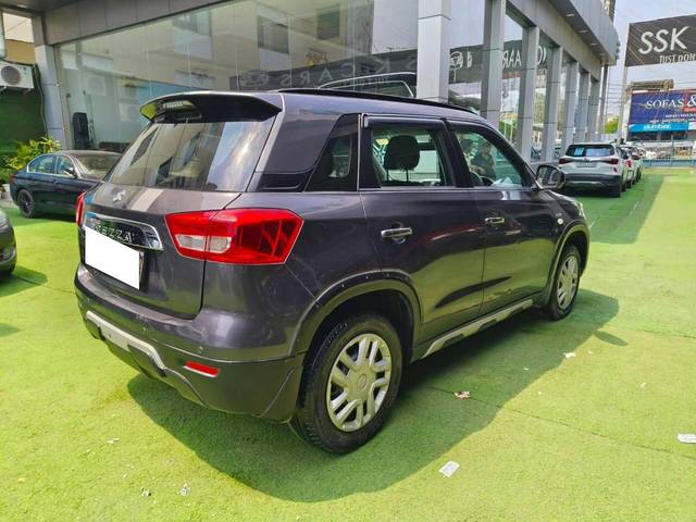 https://images10.gaadi.com/usedcar_image/4534221/original/processed_5c00d3ef9470dd3dcb13477f1af49d12.jpg?imwidth=6401