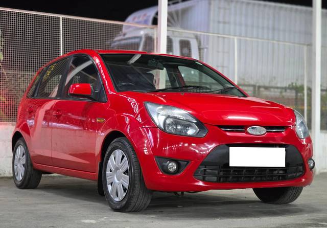 https://images10.gaadi.com/usedcar_image/4534223/original/processed_e6a4e6b8c53875ae291bc458bd2c2b7b.jpg?imwidth=6400