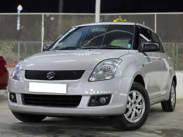 https://images10.gaadi.com/usedcar_image/4534225/original/processed_61906f2a45867287eff4e2d52dbf82b9.jpg?imwidth=6401