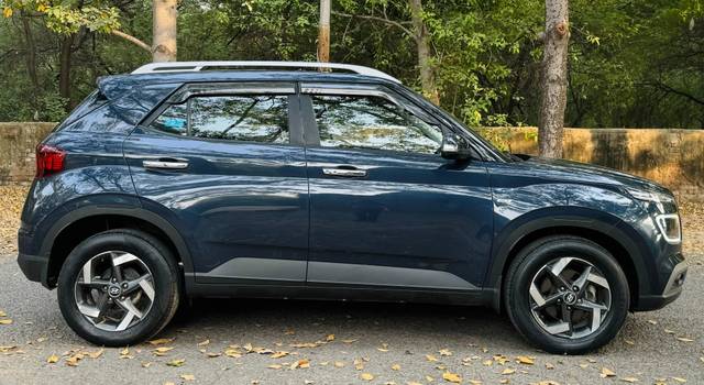 https://images10.gaadi.com/usedcar_image/4534267/original/5bae6d64285ea2d561ae37c81468d226.jpg?imwidth=6401
