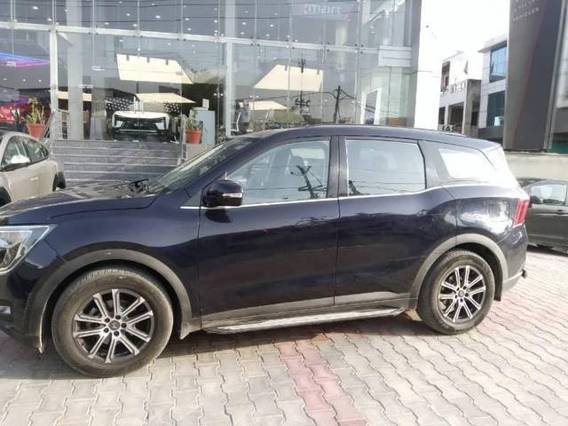 https://images10.gaadi.com/usedcar_image/4534271/original/processed_793925cf-1e28-4de2-a91f-db4a1829fd75.jpg?imwidth=6402
