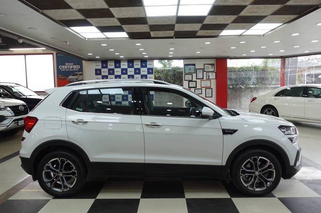 https://images10.gaadi.com/usedcar_image/4534272/original/processed_20044cdbe22bb980f8cdcabecd67454a.jpg?imwidth=6401