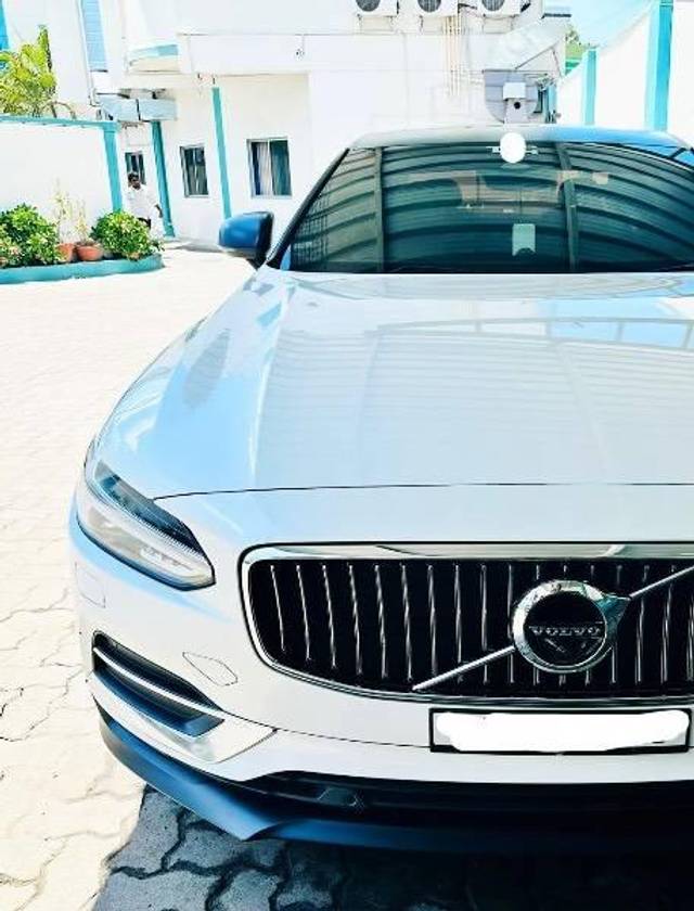 https://images10.gaadi.com/usedcar_image/4534273/original/processed_0593f8e2-328b-406f-b847-b47edb02c579.jpeg?imwidth=6400