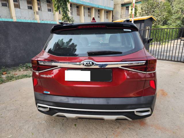 https://images10.gaadi.com/usedcar_image/4534276/original/processed_2fb35a2cc92accbce8c95a500c859dc1.jpg?imwidth=6402