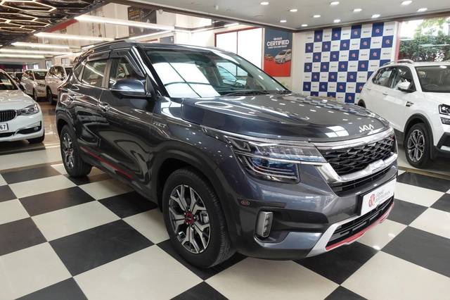 https://images10.gaadi.com/usedcar_image/4534277/original/processed_1612d2342216569854586808f7cdb58b.jpg?imwidth=6400