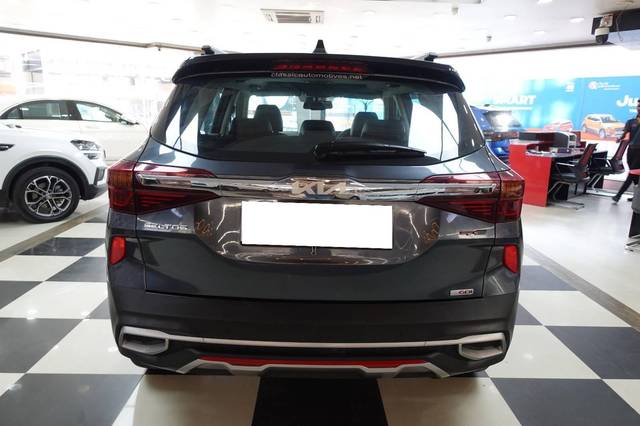 https://images10.gaadi.com/usedcar_image/4534277/original/processed_3f66d248a45d8a5f5897fd95af0d6fb7.jpg?imwidth=6402