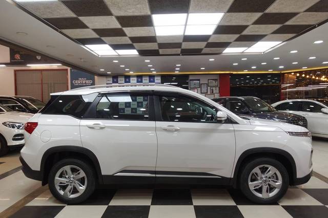 https://images10.gaadi.com/usedcar_image/4534281/original/processed_9a28aa7989521c450c828635f5b4a34f.jpg?imwidth=6401