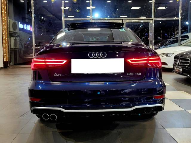 https://images10.gaadi.com/usedcar_image/4534289/original/processed_c598e0b522d4f0ee958a11f8b1f3ed94.jpg?imwidth=6401