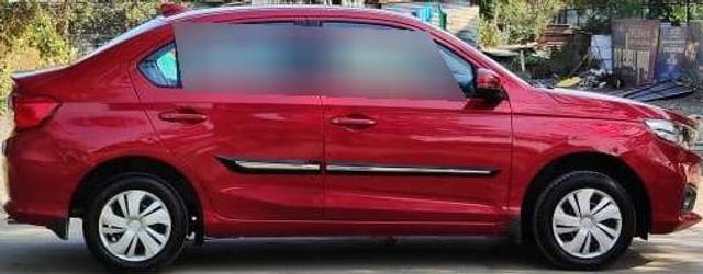 https://images10.gaadi.com/usedcar_image/4534290/original/processed_58a0d2e85fc890b18ffeb7a3da740fbd.jpeg?imwidth=6401