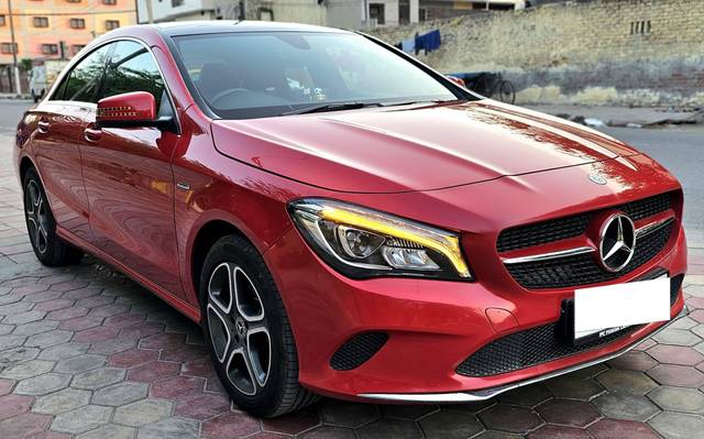https://images10.gaadi.com/usedcar_image/4534296/original/processed_b1113e6c1a917033926c687e3cf96a07.jpg?imwidth=6401