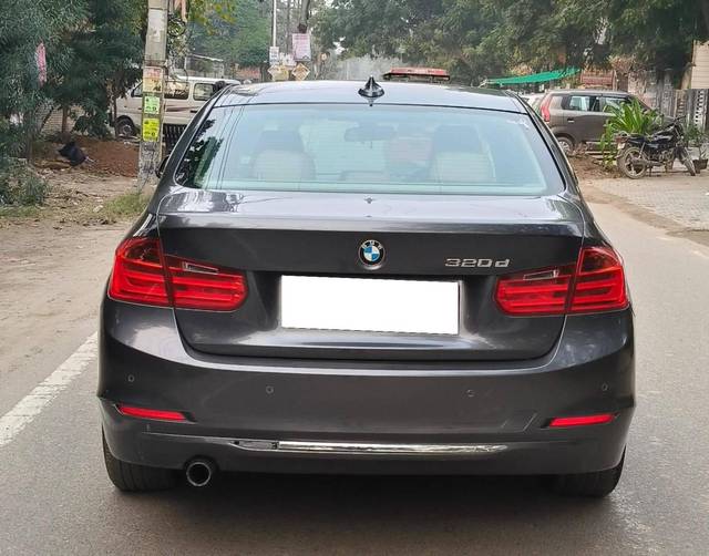 https://images10.gaadi.com/usedcar_image/4534300/original/processed_b8fdfc7107057b783752384042502c45.jpg?imwidth=6402