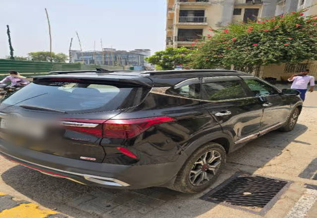 https://images10.gaadi.com/usedcar_image/4534325/original/e56e4717-1867-4692-af86-4f19586b8f37.?imwidth=6401