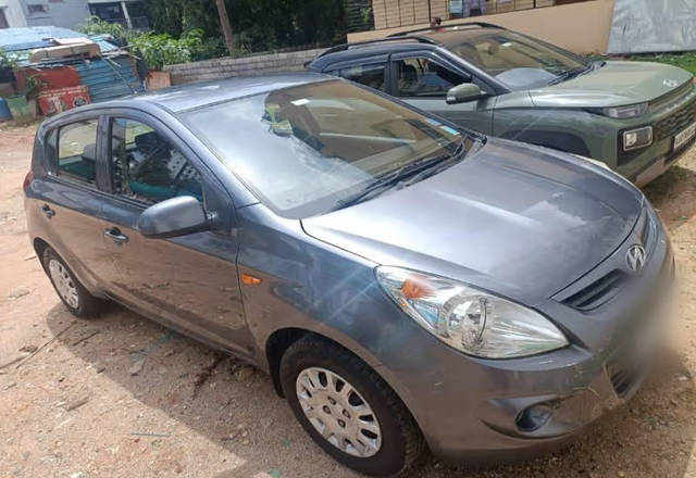 https://images10.gaadi.com/usedcar_image/4534377/original/8493cdfe-bdab-4bf6-a41a-c94eb3bbc96e.?imwidth=6401