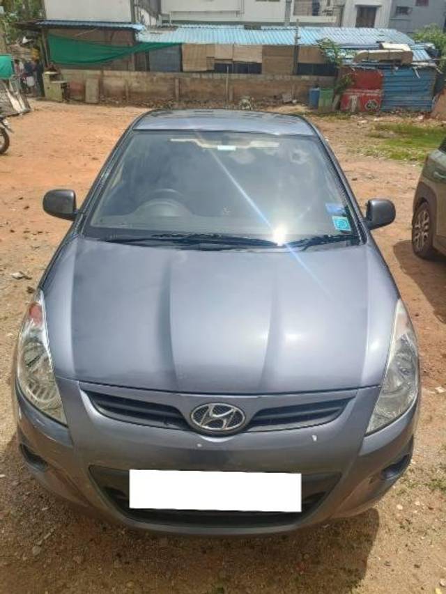 https://images10.gaadi.com/usedcar_image/4534377/original/processed_d9f34f0b-c76d-4580-a7c1-44eb9976af7c.jpg?imwidth=6400