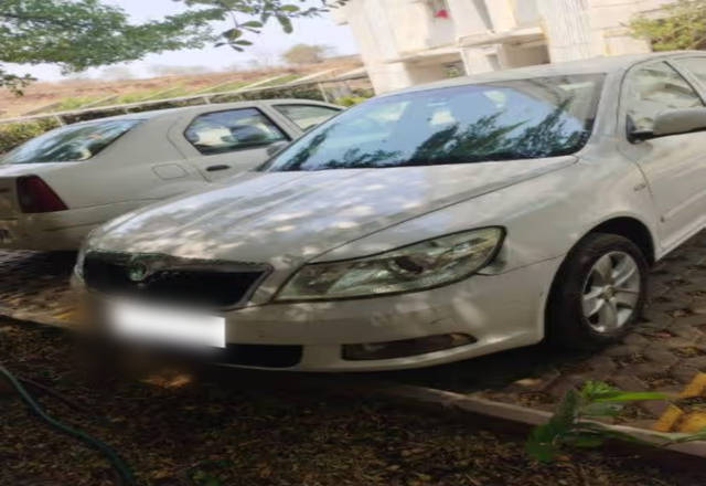 https://images10.gaadi.com/usedcar_image/4534394/original/e3a82841-0c14-4094-a1f8-a38b08b80356.?imwidth=6400