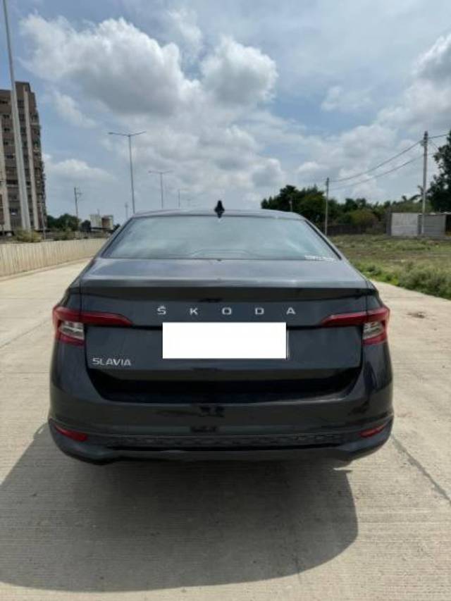 https://images10.gaadi.com/usedcar_image/4534395/original/processed_ae5b9f93-e681-4b8c-8dda-a02fa19f4c3d.jpg?imwidth=6402