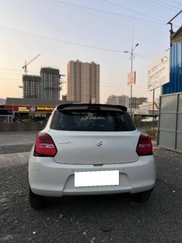 https://images10.gaadi.com/usedcar_image/4534396/original/processed_5faa1e24-9b0a-4403-8e03-0f6f1ee39b9b.jpeg?imwidth=6401