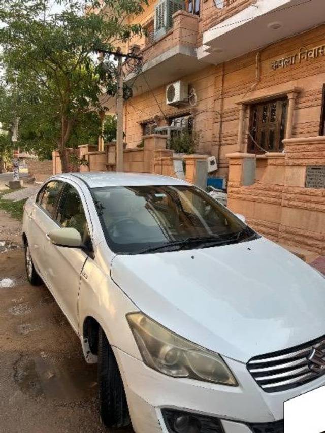 https://images10.gaadi.com/usedcar_image/4534454/original/processed_6d9c99c7-0f99-470b-a69a-7374ea9f016d.jpeg?imwidth=6401