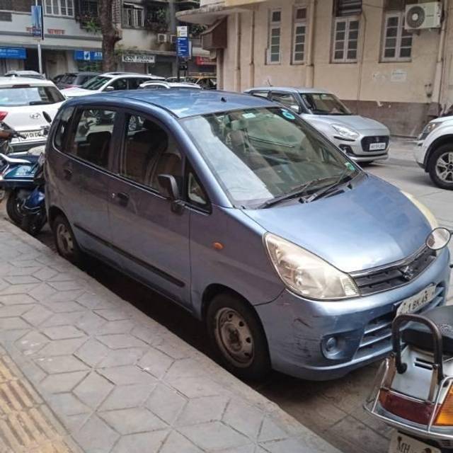 https://images10.gaadi.com/usedcar_image/4534496/original/processed_d24a8aa5-9efc-400c-a703-da5f321119a9.jpg?imwidth=6400