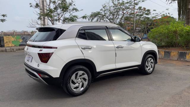 https://images10.gaadi.com/usedcar_image/4534513/original/processed_43eb2586b52e8181641a15a3ec1d72fb.jpg?imwidth=6401