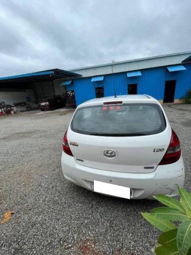 https://images10.gaadi.com/usedcar_image/4534515/original/processed_bc1ff1ee-8092-4293-b22b-3f4d2140b09a.jpeg?imwidth=6402
