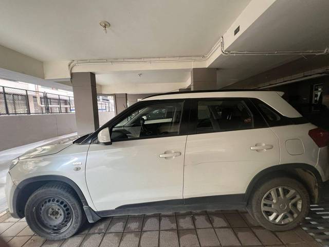 https://images10.gaadi.com/usedcar_image/4534525/original/processed_873755e8-1cd3-43dd-8647-7d027eba7929.jpg?imwidth=6401