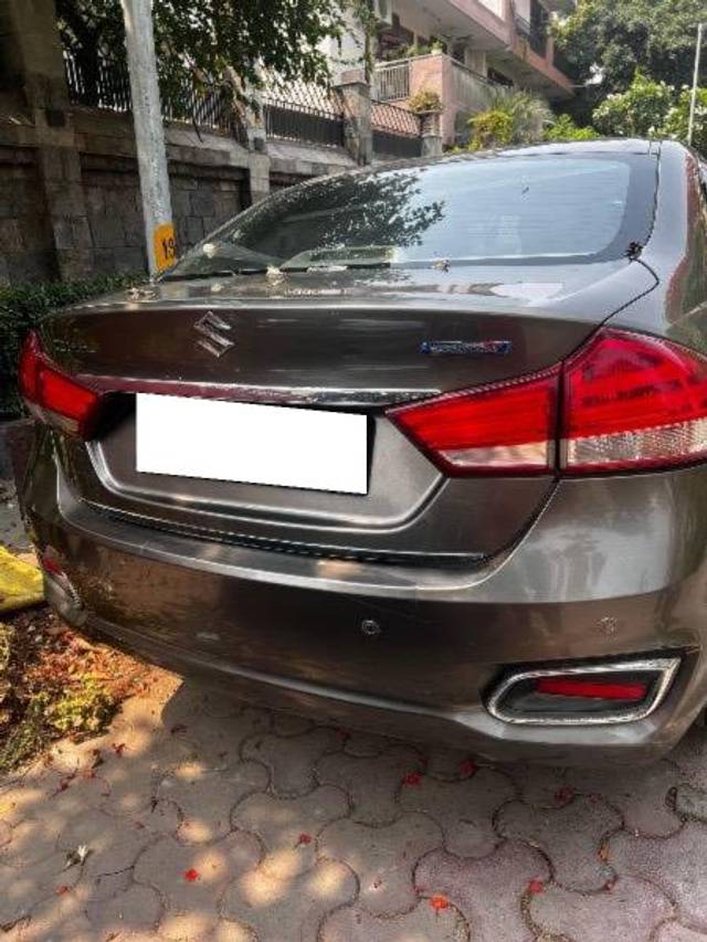 https://images10.gaadi.com/usedcar_image/4534535/original/processed_86ade294-c327-4f1f-ba86-db5f9432ca39.jpeg?imwidth=6402