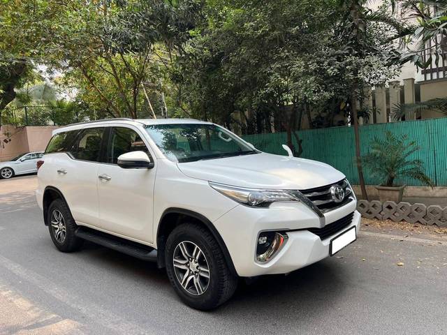 https://images10.gaadi.com/usedcar_image/4534545/original/processed_24c8abc8ba325eb73f2f513edd30d37c.jpg?imwidth=6400