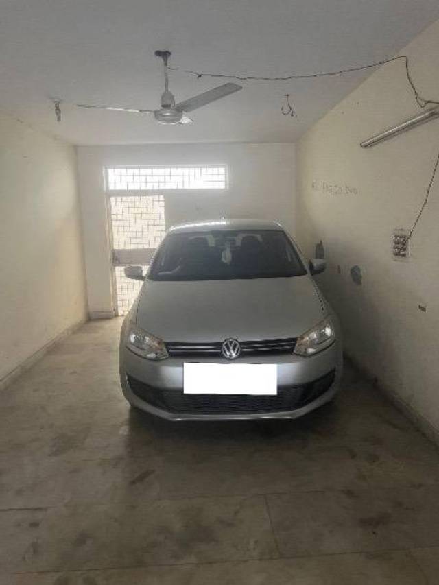 https://images10.gaadi.com/usedcar_image/4534563/original/processed_94231382-718b-4ead-8109-a013c04df03c.jpeg?imwidth=6400