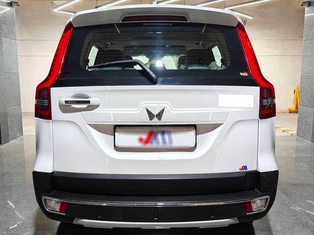 https://images10.gaadi.com/usedcar_image/4534579/original/processed_00a53253a8ee6174360d5bc31f58a3db.jpg?imwidth=6402