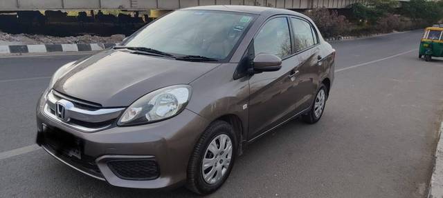 https://images10.gaadi.com/usedcar_image/4534581/original/processed_865ead7714c216d0374439d6ced01374.jpg?imwidth=6402