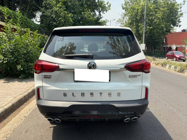 https://images10.gaadi.com/usedcar_image/4534608/original/processed_c254beccf1bc0bd92aedc8d33c71cf62.jpg?imwidth=6401