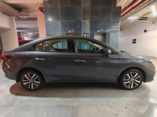 https://images10.gaadi.com/usedcar_image/4534613/original/processed_471349d7512e71610a1c9f4053629e46.jpg?imwidth=6401