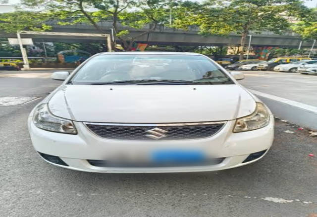 https://images10.gaadi.com/usedcar_image/4534617/original/2df75090-7e0d-490b-9059-30b9d51289fb.?imwidth=6402