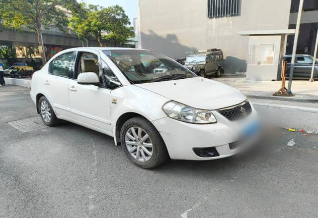 https://images10.gaadi.com/usedcar_image/4534617/original/7fc1ec18-24c0-4f62-80d5-1a7a9f22f907.?imwidth=6400