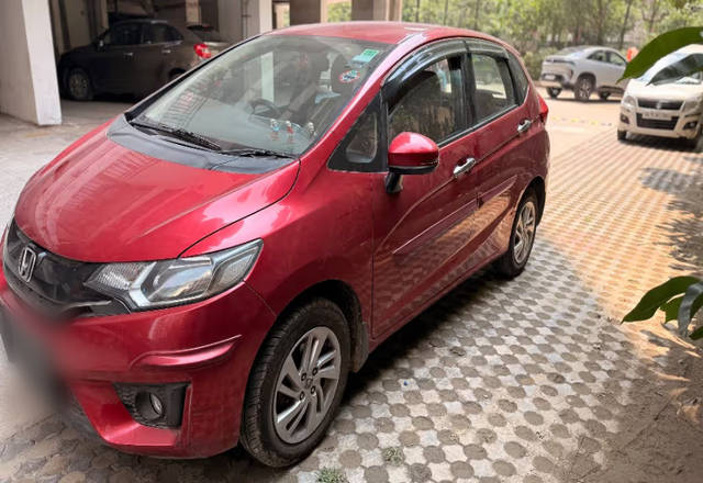 https://images10.gaadi.com/usedcar_image/4534631/original/f685d735-5ba5-4ec7-9a01-72f1fe2f2b22.?imwidth=6401