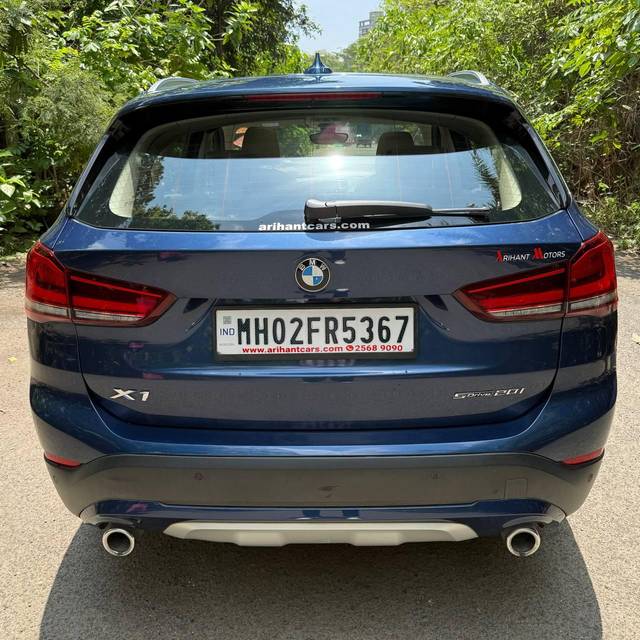 https://images10.gaadi.com/usedcar_image/4534638/original/processed_8878638909d61bdbf0fc529fb3aee49b.jpg?imwidth=6402