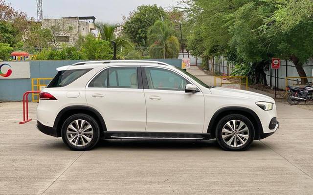 https://images10.gaadi.com/usedcar_image/4534642/original/processed_3681092828333b0aab678188be37b4c8.jpg?imwidth=6401