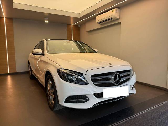 https://images10.gaadi.com/usedcar_image/4534644/original/processed_18ce425c794a0f3f7de30192aebdb4f2.jpeg?imwidth=6401