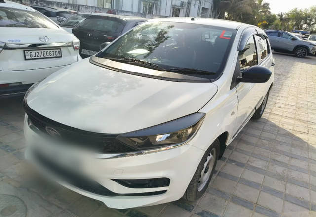 https://images10.gaadi.com/usedcar_image/4534672/original/6e3e0a40-39b8-4459-9391-750518fc5fce.?imwidth=6401