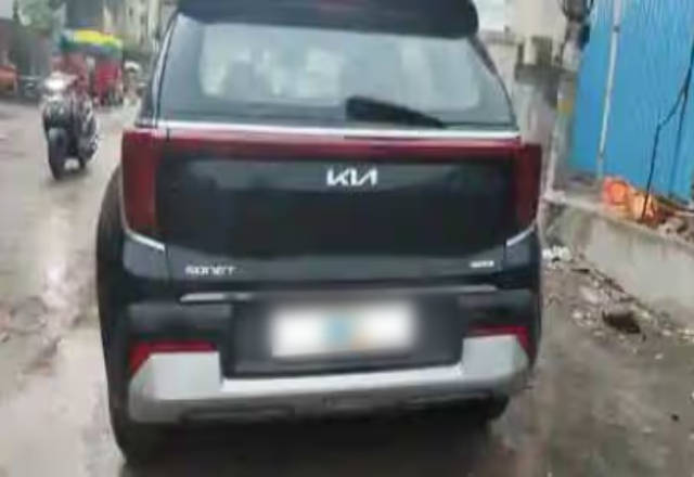 https://images10.gaadi.com/usedcar_image/4534676/original/637ebeb8-9809-4abc-860c-7a6867582440.?imwidth=6401
