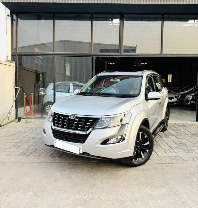 https://images10.gaadi.com/usedcar_image/4534696/original/processed_87d0d32c695b77874455557aec0d76ff.jpg?imwidth=6402