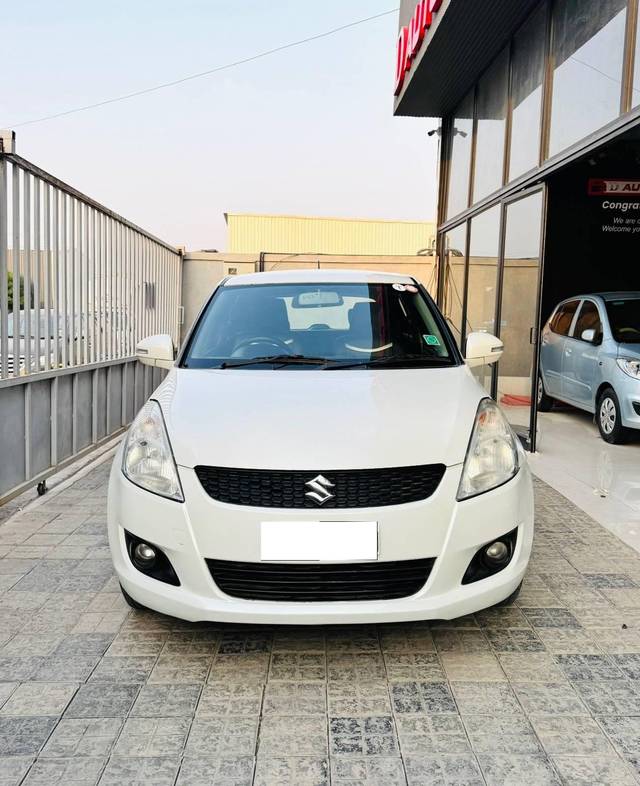 https://images10.gaadi.com/usedcar_image/4534703/original/processed_9b607214ce3f0ae035745ca454c03559.jpg?imwidth=6402