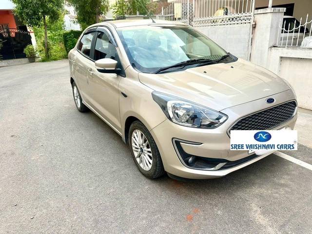 https://images10.gaadi.com/usedcar_image/4534715/original/processed_c0313f86315ba48f3c1ae4c96bf0e787.jpg?imwidth=6400