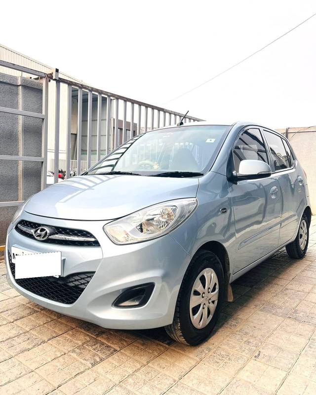 https://images10.gaadi.com/usedcar_image/4534725/original/processed_397cb07b20406fa3367fdd67ee57494c.jpg?imwidth=6402